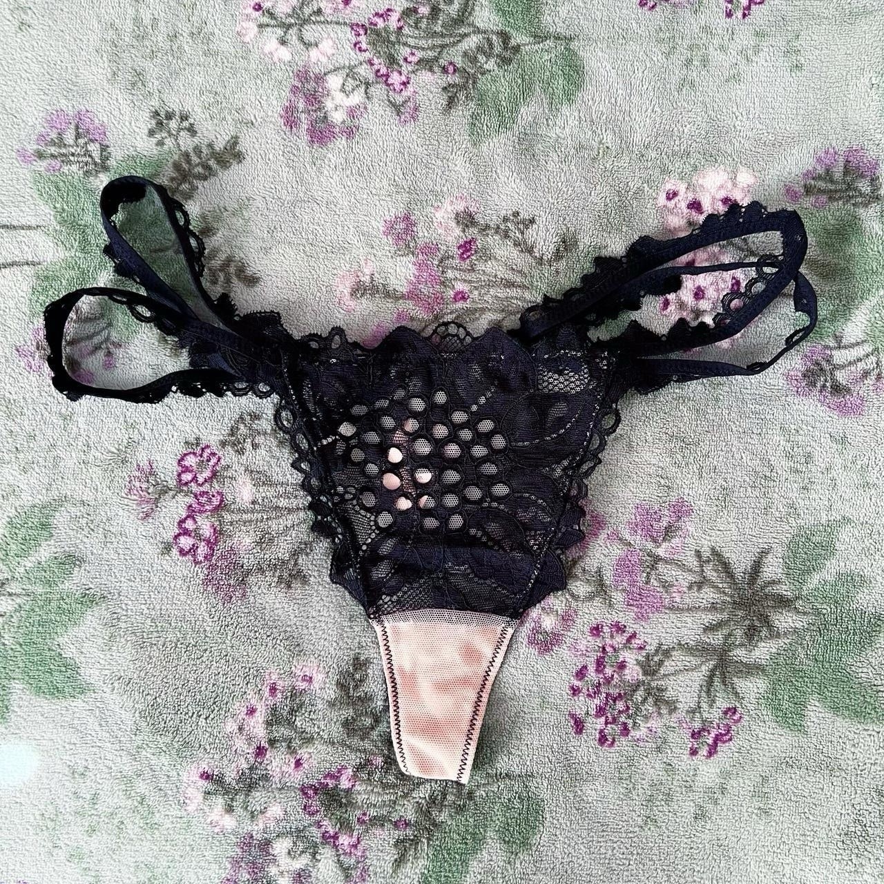 Victoria’s Secret Double Strap Lace Low-Rise Style Thong 🖤