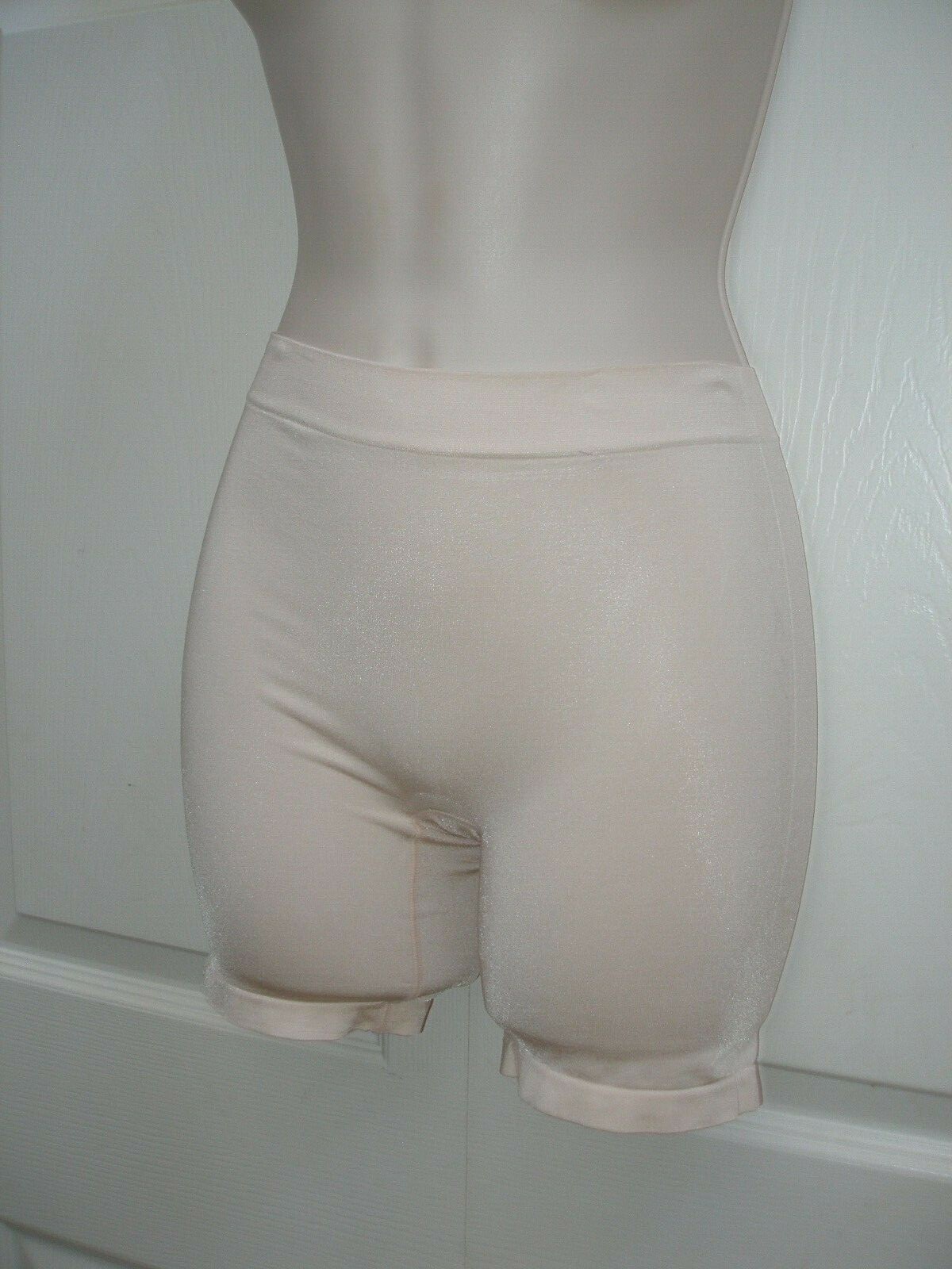BREEZIES Women’s Size Small Nude Lightweight Pantie Girdle Stretch Fabric New