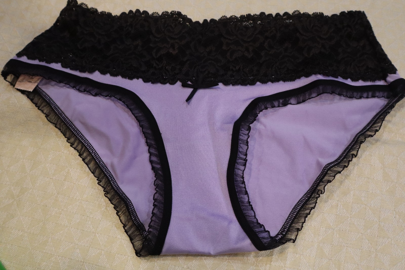 Vintage 2004 Victoria Secret Wide Lace Waistband Hipster Size Small