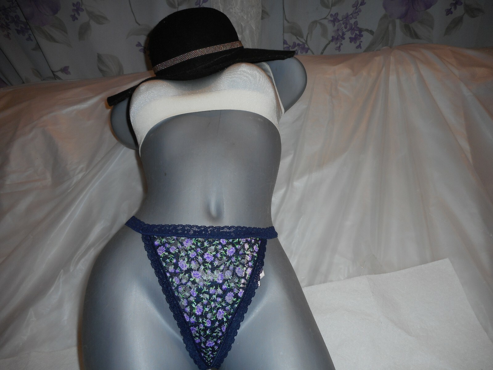 N/W/T Victoria’s Secret V String Floral Panty SIZE MEDIUM