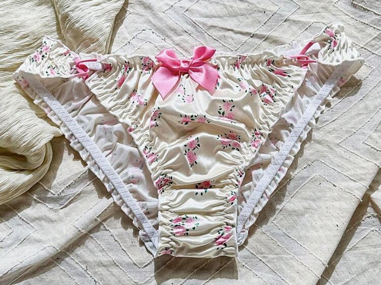 Glossy Ivory Cottage Floral Satin Crinkle Edge Bow Trimmed Bikini Panties XL NEW