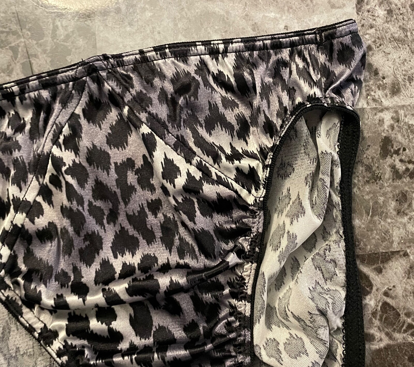 NWT VICTORIA’S SECRET M LEOPARD CHEETAH SECOND SKIN SATIN VINTAGE RARE PANTIES
