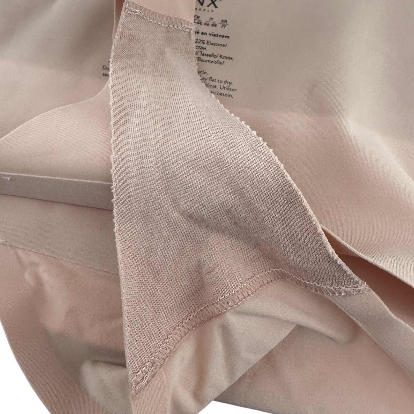 Spanx Supersmooth Undie-tectable Thong Ballerina Pink Womens Large