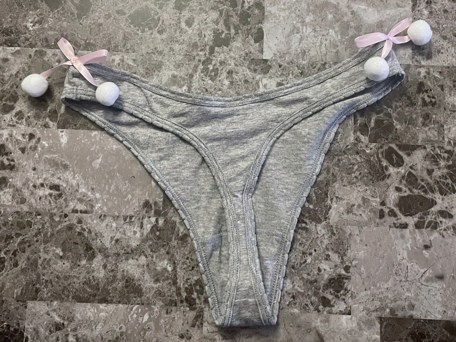 NWT VICTORIA’S SECRET PINK GRAY EMBROIDERED SNOWFLAKE POM POM BOW THONG PANTIES