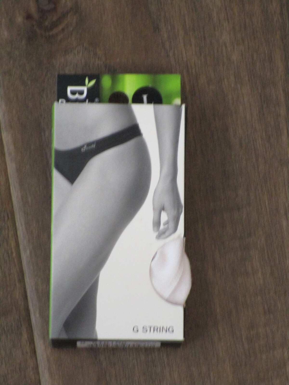 BOODY G-STRING PANTIES IN WHITE SIZE LARGE