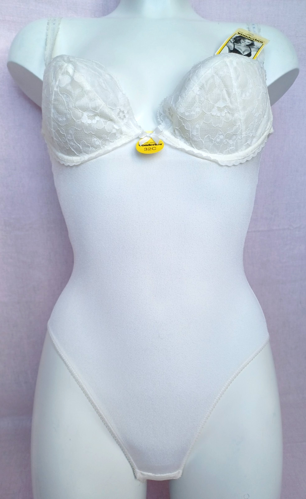 Wonderbra Beautiful Cream Shimmery Stretch Satin Lace Cup Bodyshaper Size 32C