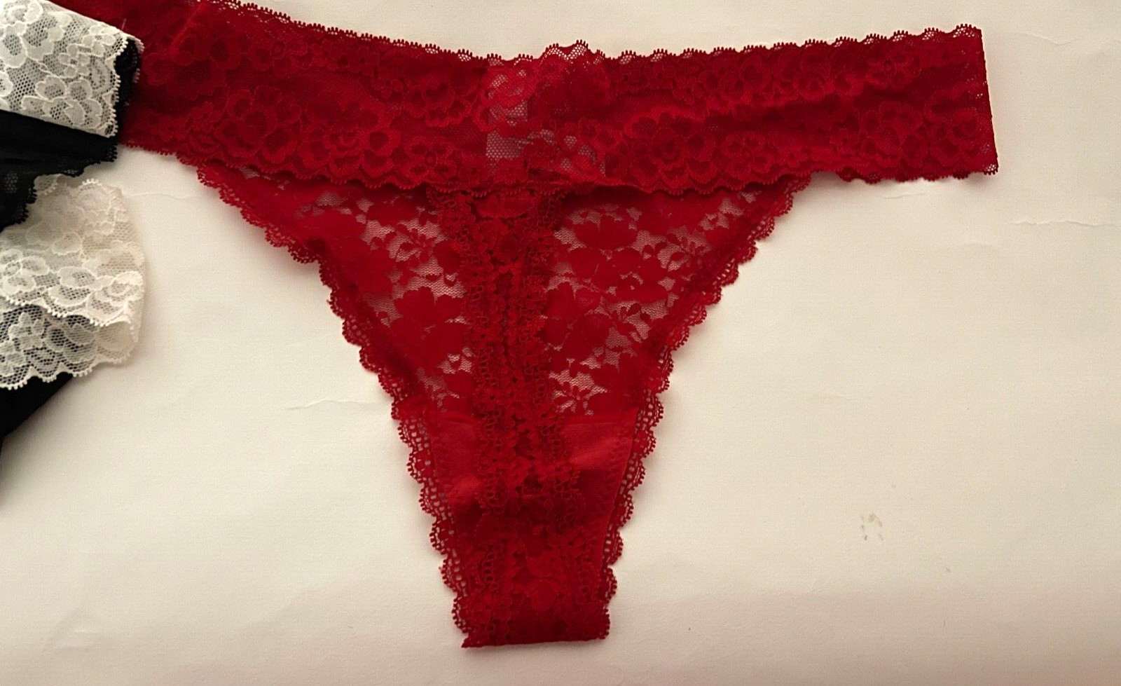 Auden Women’s 3pk Lace Thong Size Medium – Black, White & Red NEW