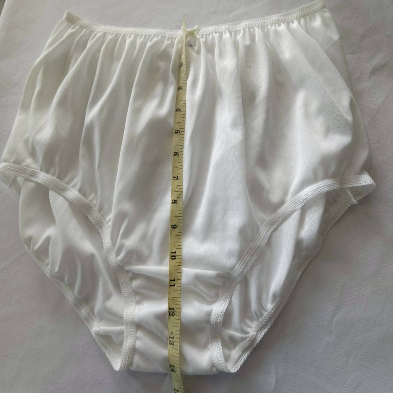 6 Plus Underwear Soft Silky Nylon Woman Granny Panties Briefs Waist 40″-45″White