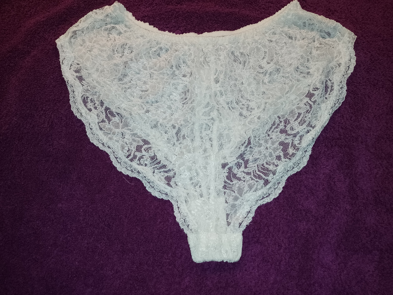 LADIES LACE IVORY BRIEFS – SIZE SEE DESCRIPTION