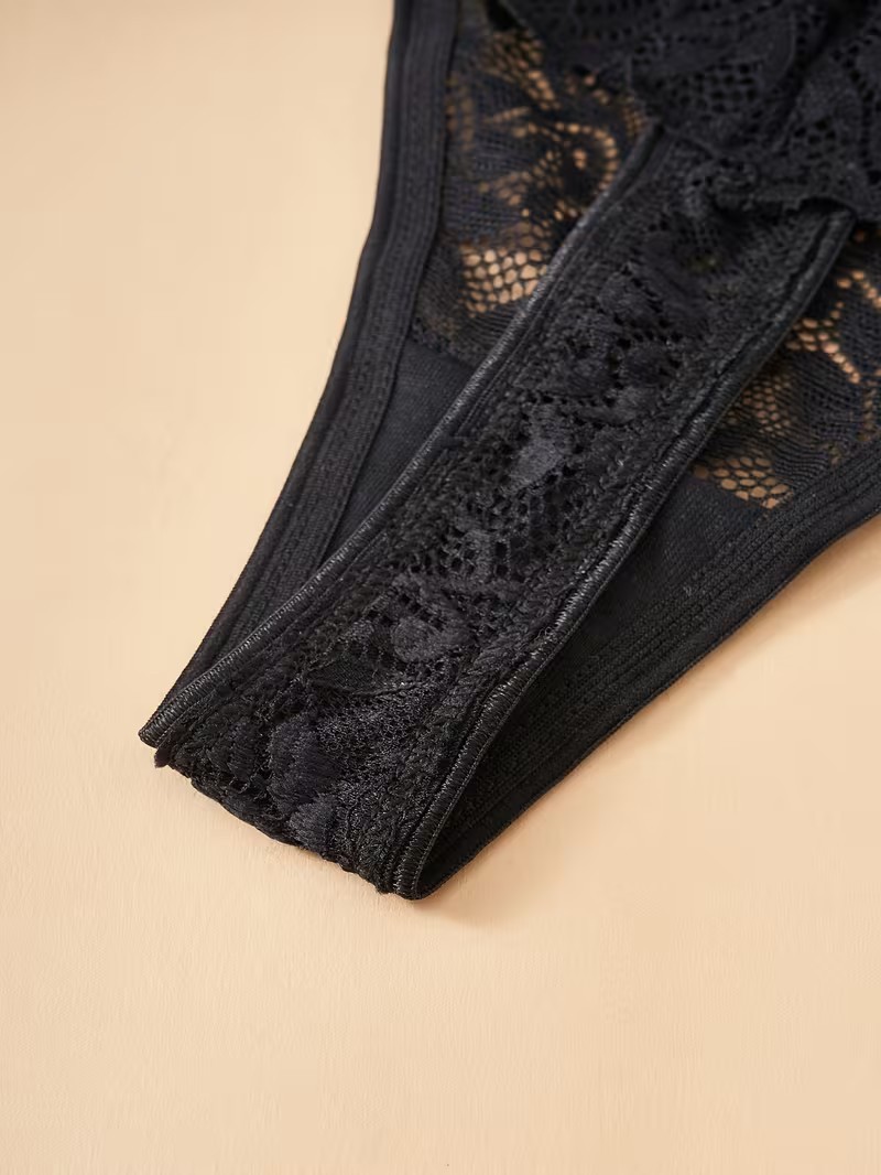 LADIES – TWO SUMMER SOFT IN LACE PANTIES UK 8/10