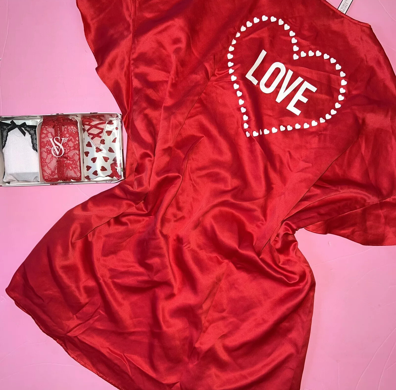 Victoria’s Secret S,M thong lot+ROBE RED white pink black HEART LOVE Valentine