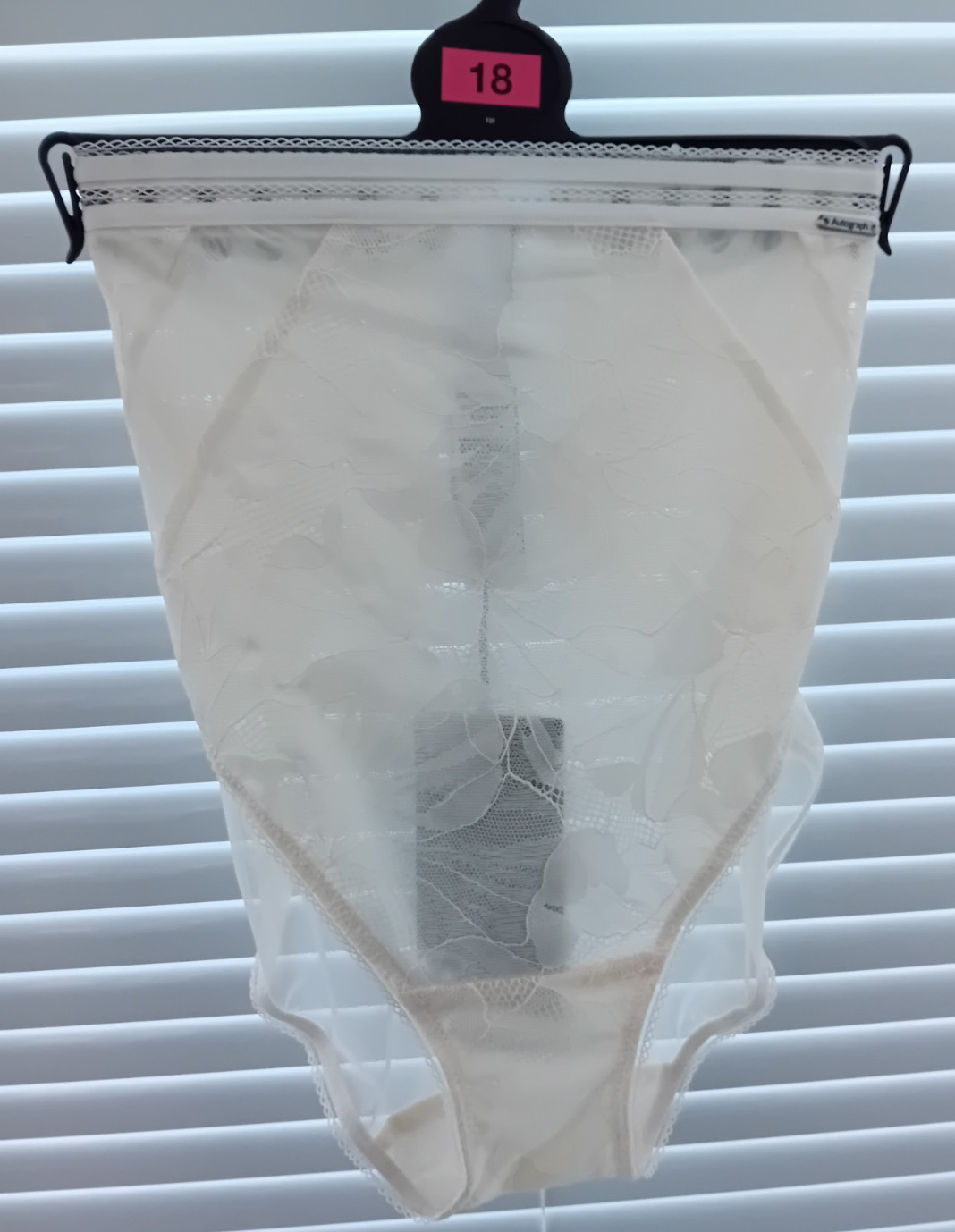 BNWT M&S Autograph Size 18 Ivory Soft Lace High Waist High Leg Knickers