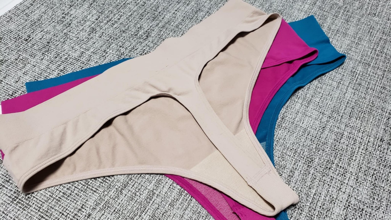 3 pk Jockey Smooth Soft Stretchy Seamfree Thong Panties Sz X Large for Women