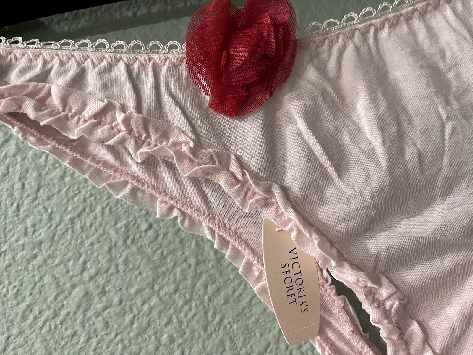 VICTORIA SECRET ROMANTIC RUFFLE TRIM ROSETTE DECORATED-PINK COTTON PANTIE M NWT
