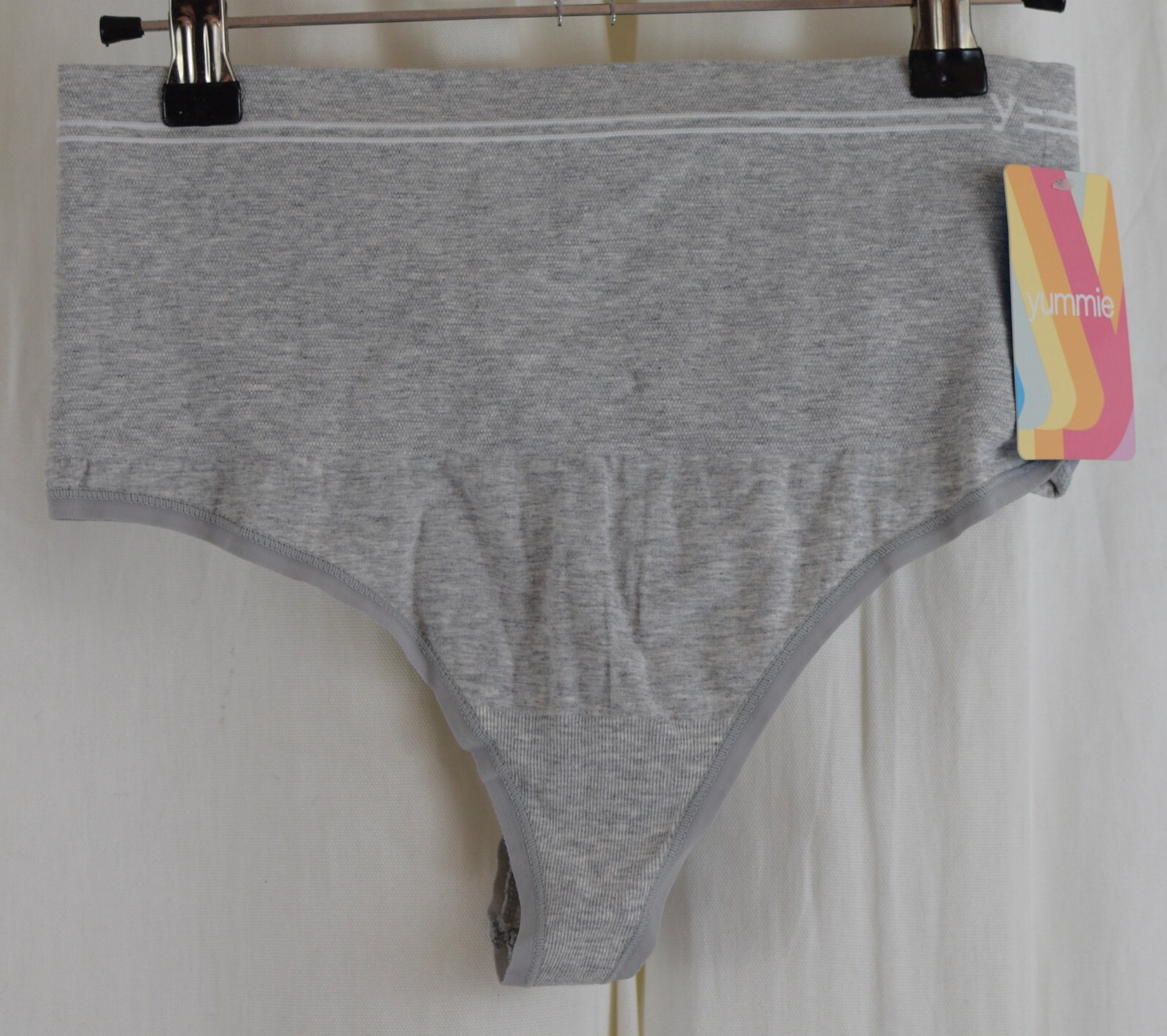 Yummie Women’s Cotton Seamless Shapewear Thong Grey Size Medium/Large