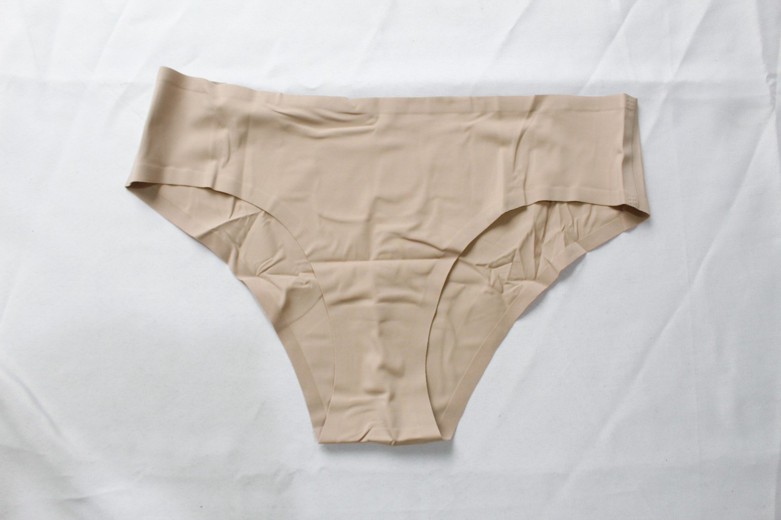 Eby Women’s No-Slip Mid-Rise Ultra-Soft Cheeky Underwear DH3 Nude Large NWT