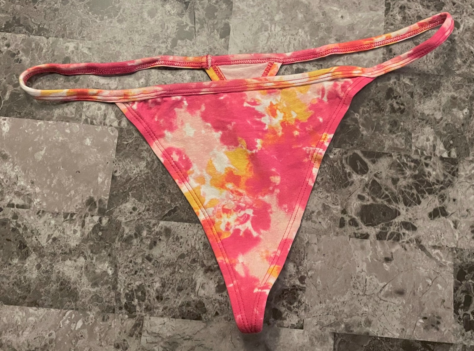 NWOT NOBO NO BOUNDARIES XXL PINK YELLOW WHITE TIE DYE V STRING THONG PANTIES