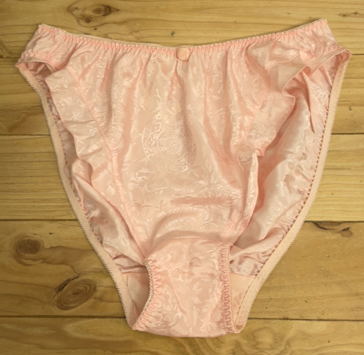 Vintage Victoria’s Secret Satin Panties Womens M 6 Pink Ruffle Gold Label New