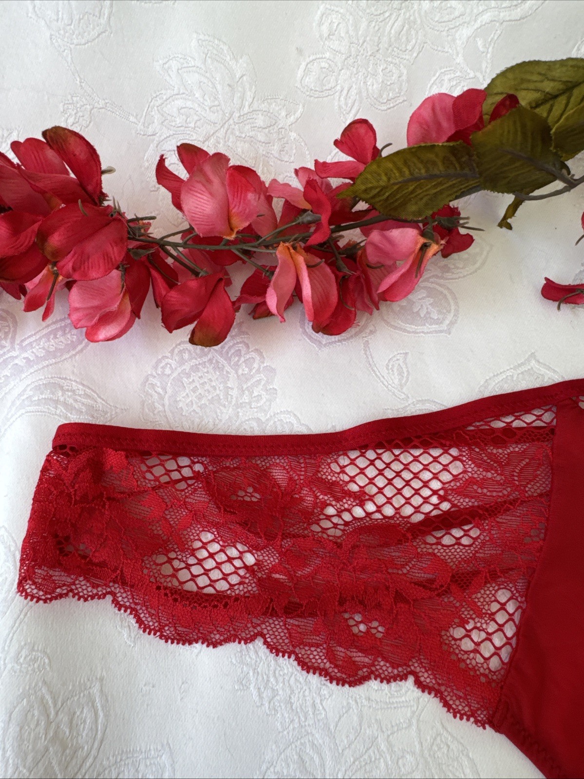 VICTORIA’S SECRET L RED SILKY & LACE STRAPPY BACK STRING CUT OUT PANTIES NWT