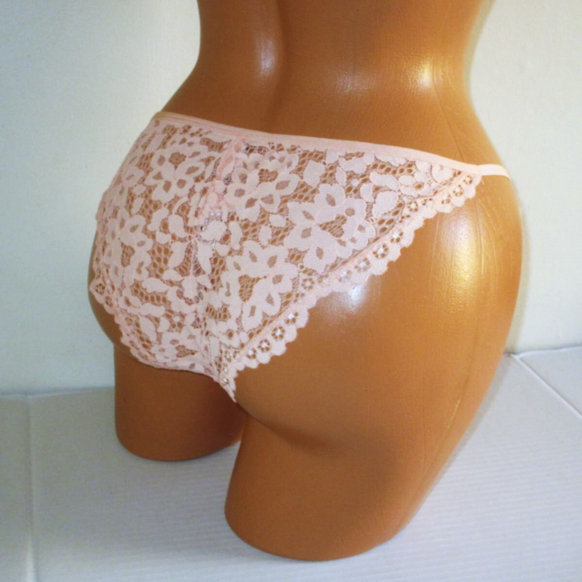 Victoria Secret Body by Victoria Crochet Lace String Cheekini Panty Size M Rare