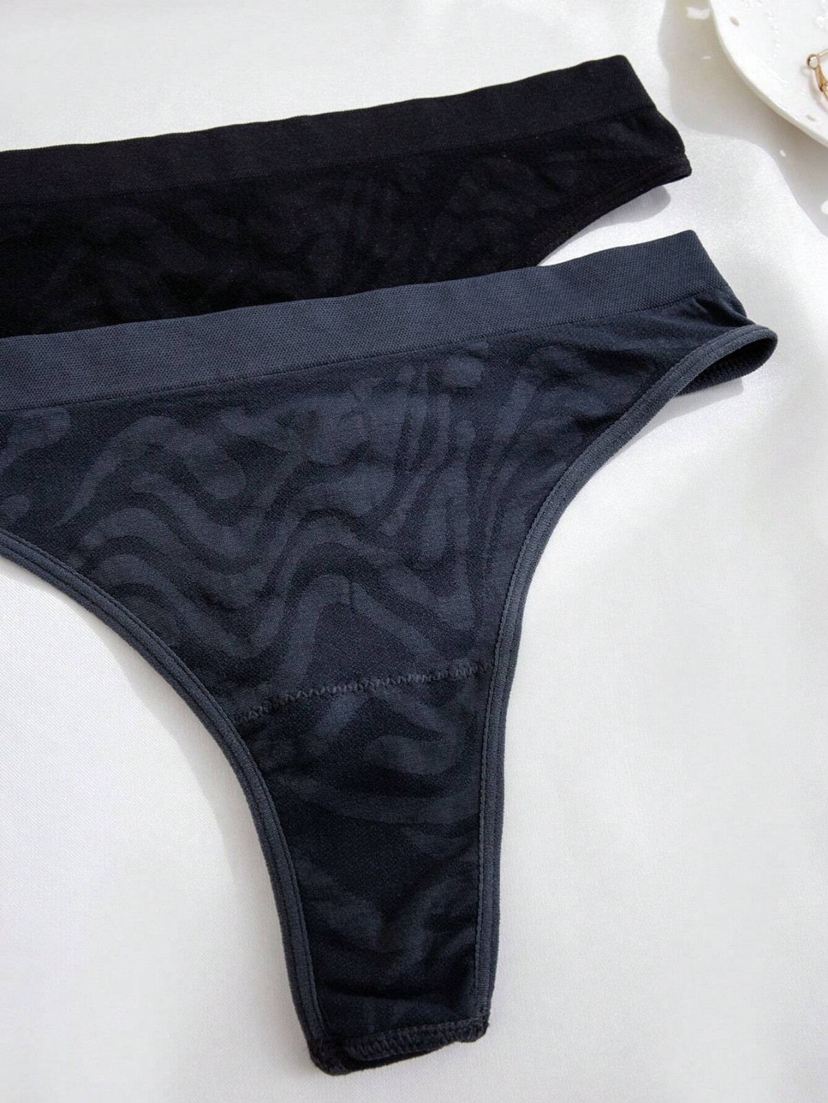 Women’s Comfortable Seamless Stretchy High Rise Cheeky Thong Panties – Pack of 7