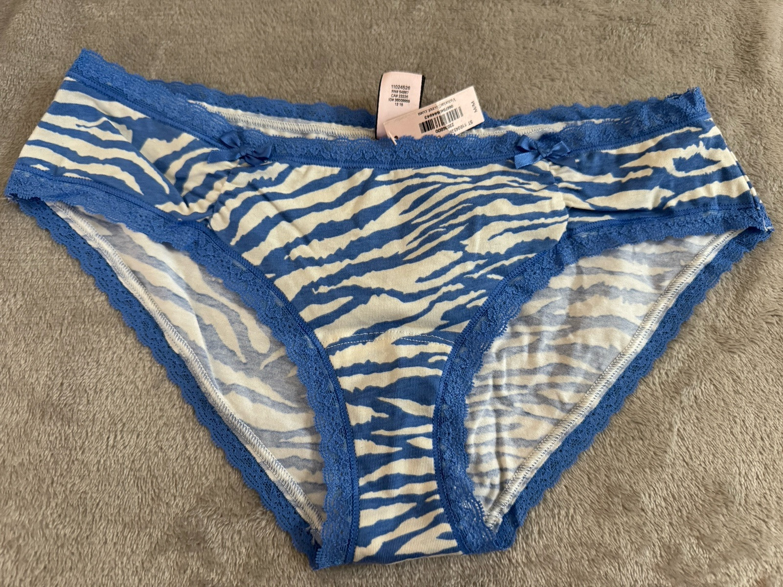 NEW NWT Victoria’s Secret Low Rise Hiphugger Underwear Size M BLUE Zebra Lace