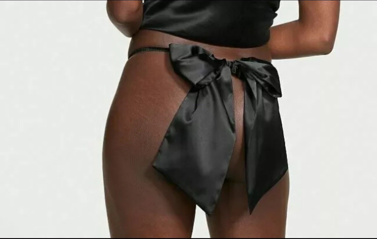 NWT Victoria Secret DREAM ANGELS Satin Bow V-String Panty Black M
