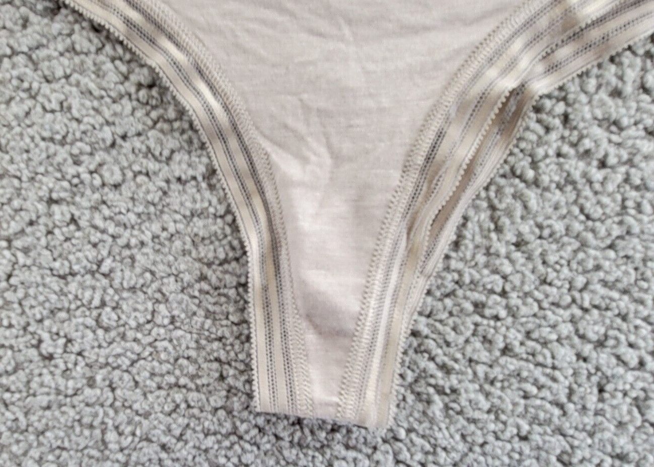 Calvin Klein Ultra Soft Modal Thong Women’s L Satellite Elasticized Waistband