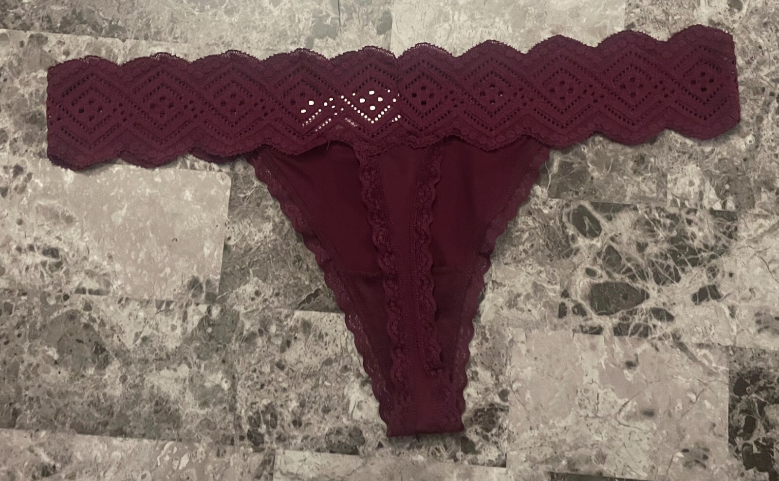 NWOT NO BOUNDARIES NOBO LARGE SMOOTH MAROON GEOMETRIC LACE THONG PANTIES