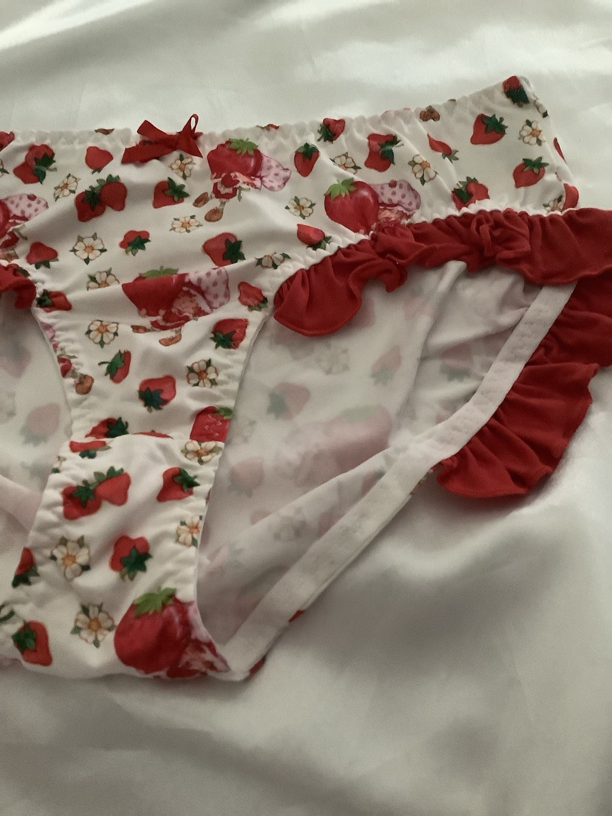 Strawberry Shortcake Licensed Women’s Teen Kawaii Bikini Panties Ruffle Medium
