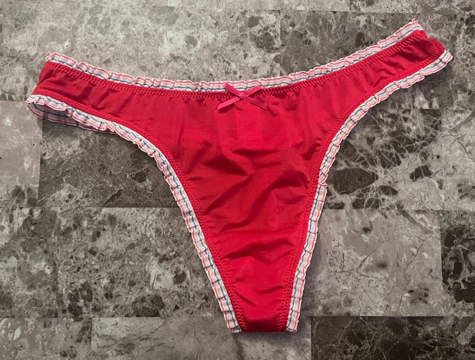 NWOT VICTORIA’S SECRET S RED SMOOTH STRIPE PLEATED VINTAGE RARE V STRING PANTIES