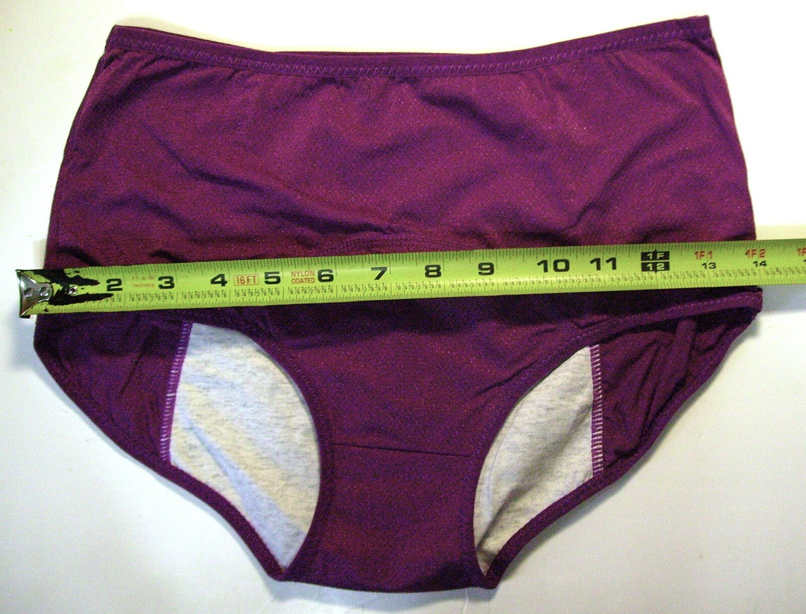 WOMENS UNDERWEAR LEAKPROOF 3 PACK SIZE WAIST 24 INCHES