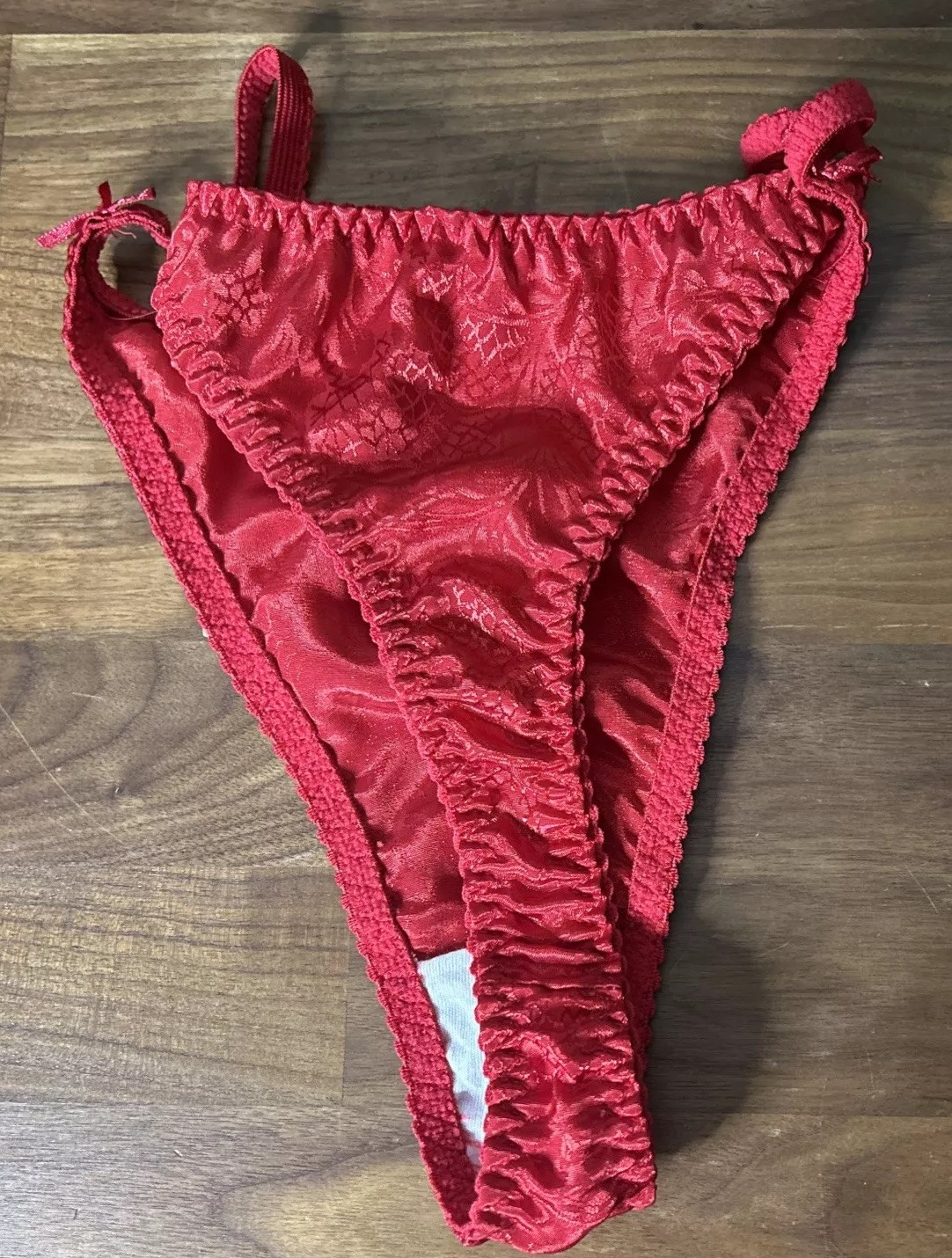 Vtg Simply Basic String Thong Panties Second Skin Shiny Satin Size 8 Red Y2K