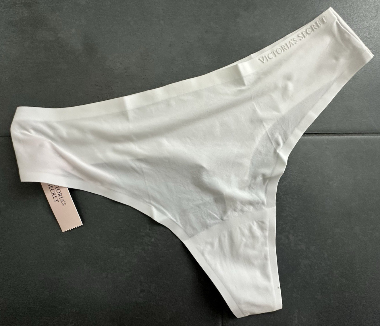 Victoria’s Secret Body by Victoria Flex Mid Rise Thong Panty White Size M NEW