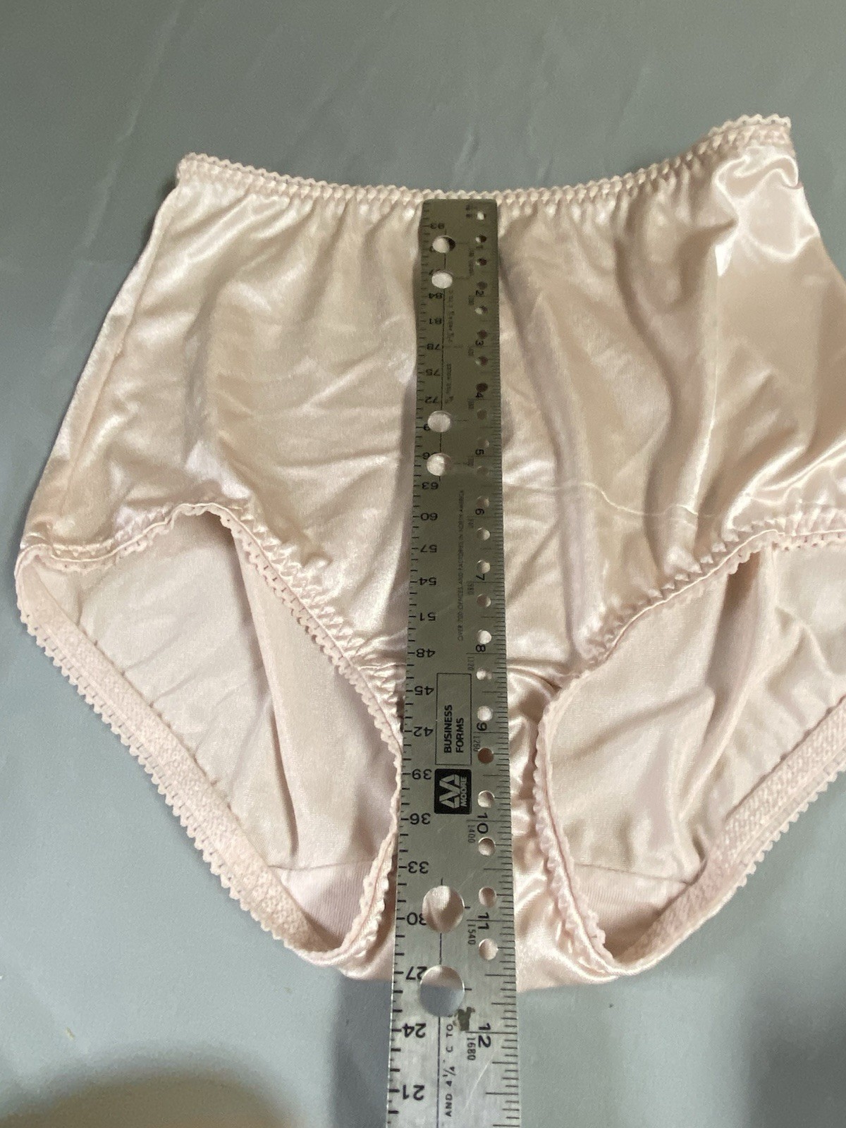 Vanity Fair Undershapers Light Control Satin Nylon Brief Panties Size M