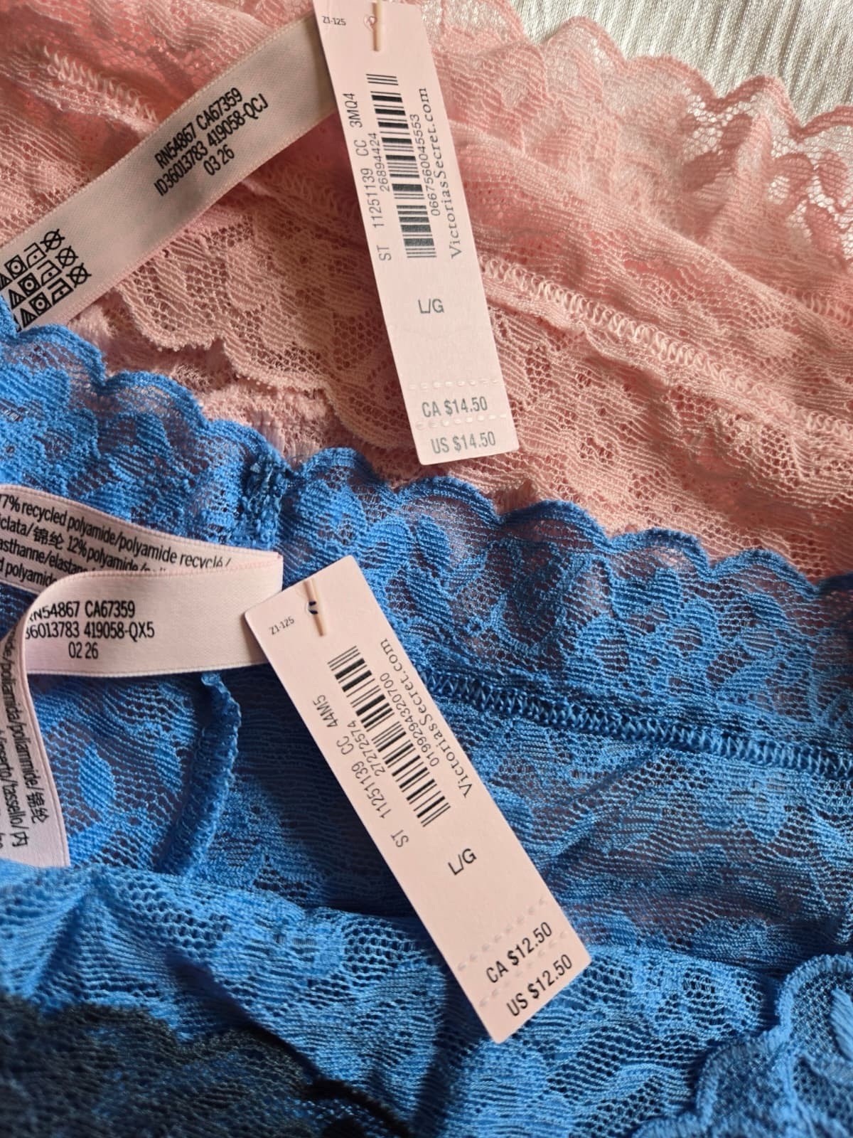 Victoria Secret Pink 4 pieces Size L