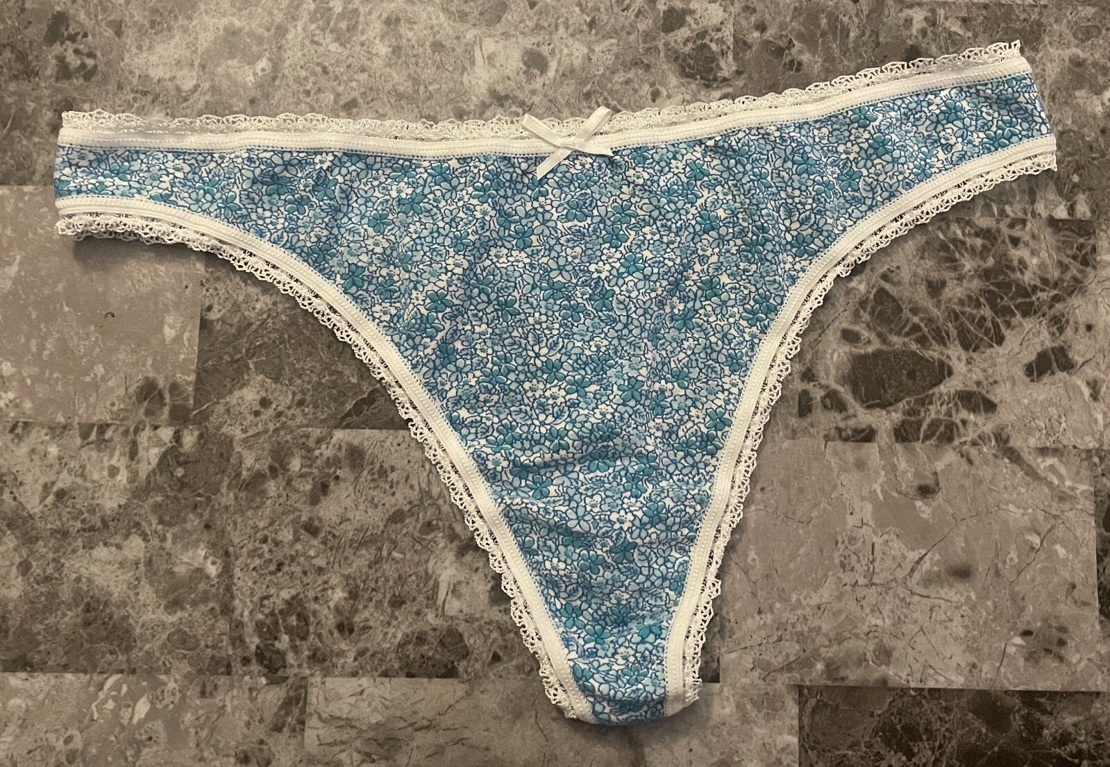 VICTORIA’S SECRET TEAL BLUE FLORAL LACE MODAL BLEND VINTAGE RARE THONG PANTIES