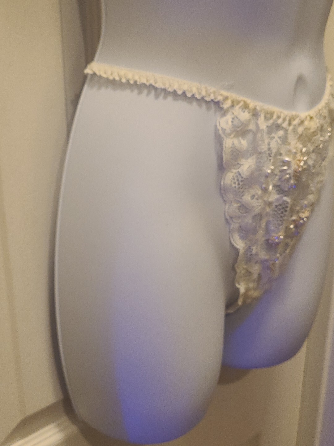 VTG M/L Victorias Secret 80’s 90’s T String G String Thong Panties Beaded Lace