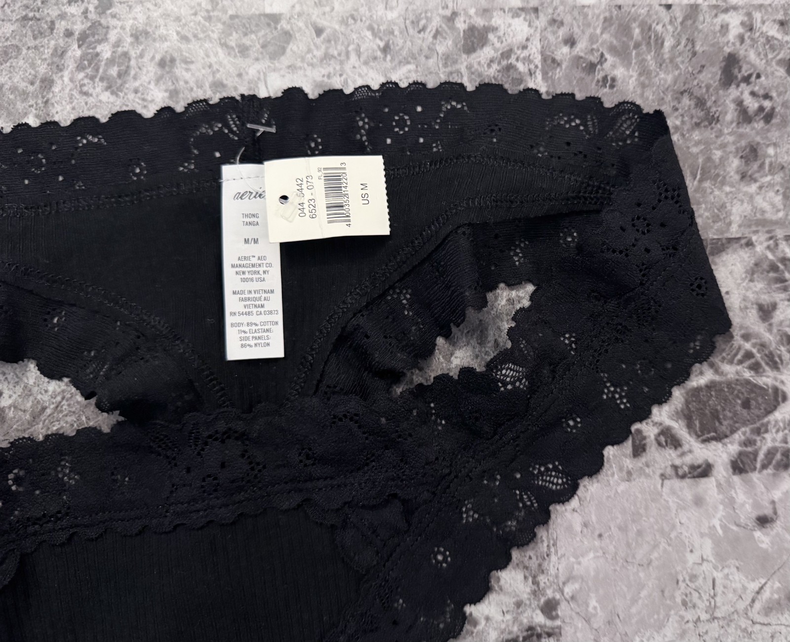 NWT AERIE AMERICAN EAGLE MEDIUM BLACK RIBBED KNIT LACE RARE CHEEKY THONG PANTIES