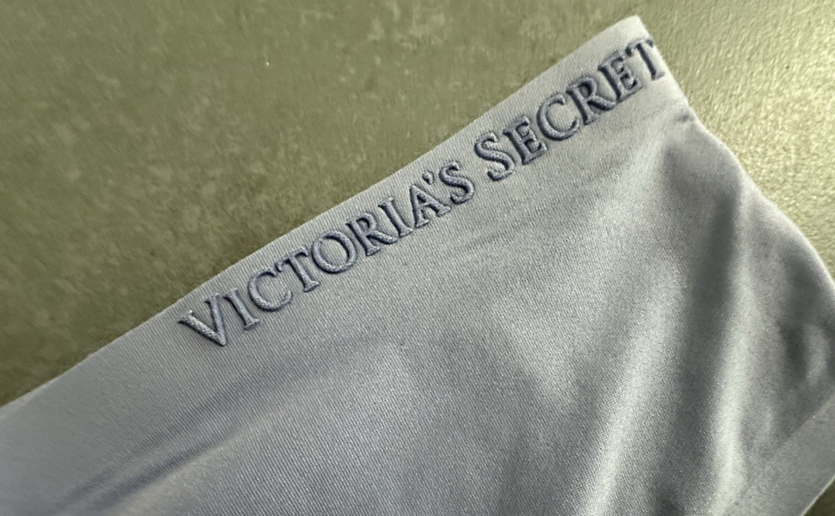 Victoria’s Secret Body by Victoria Flex Mid Rise Thong Panty Lavendar Size L NEW