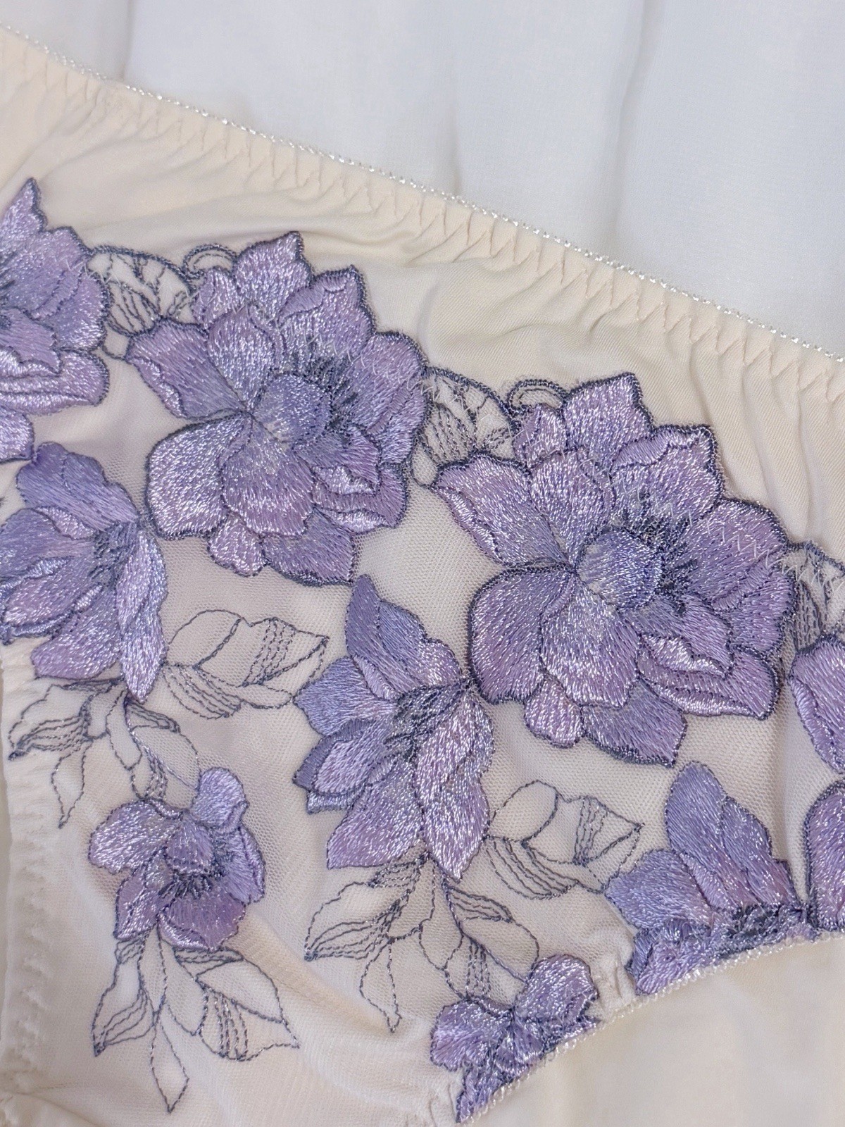 US-M, L/JP-3L Japanese Classic Gorgeous Floral Embroidery Smooth Nylon Panties