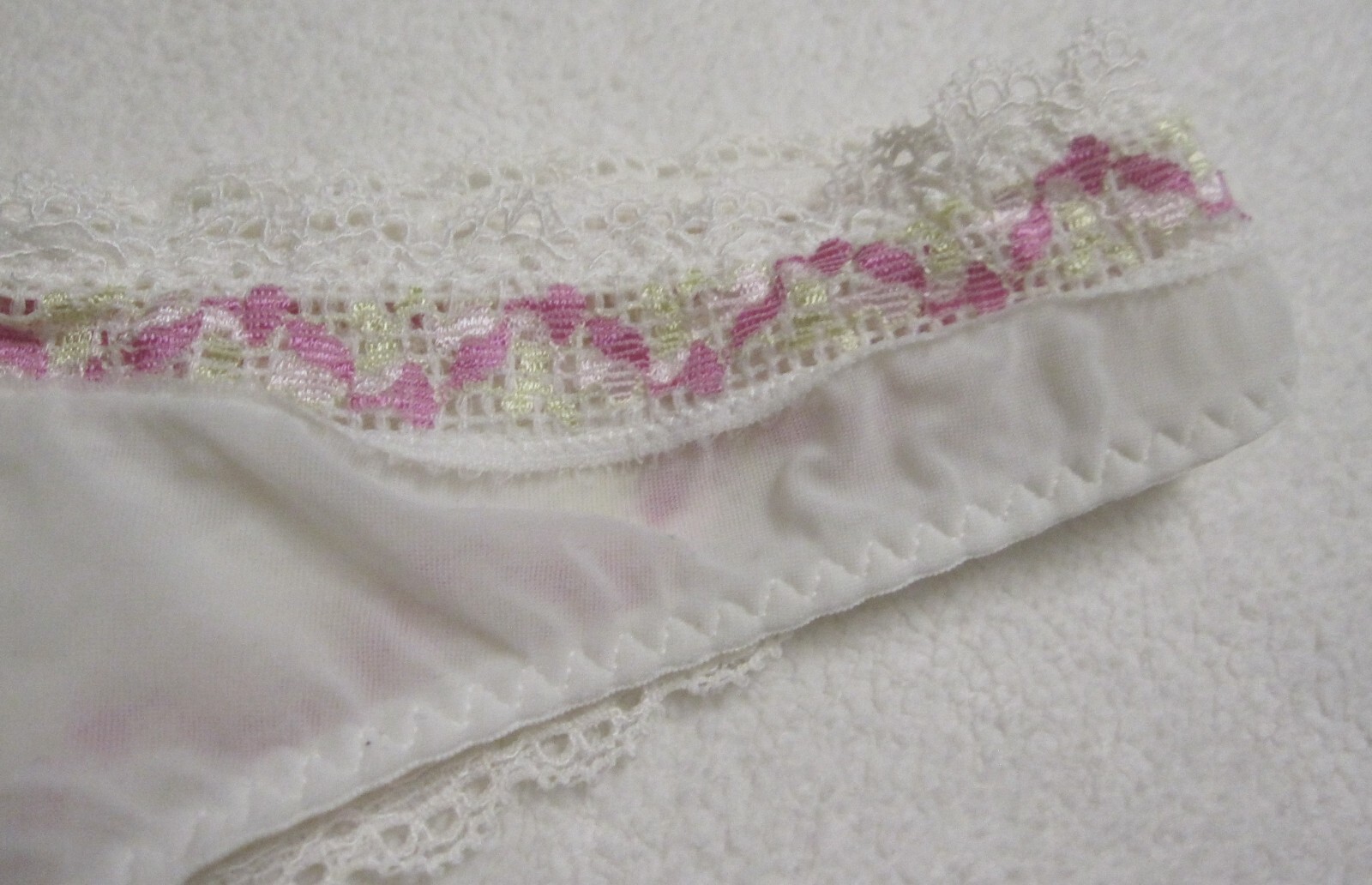 INTIMISSIMI NWT Sheer Lace Cream Thong Underwear Womens Size L Large NEW