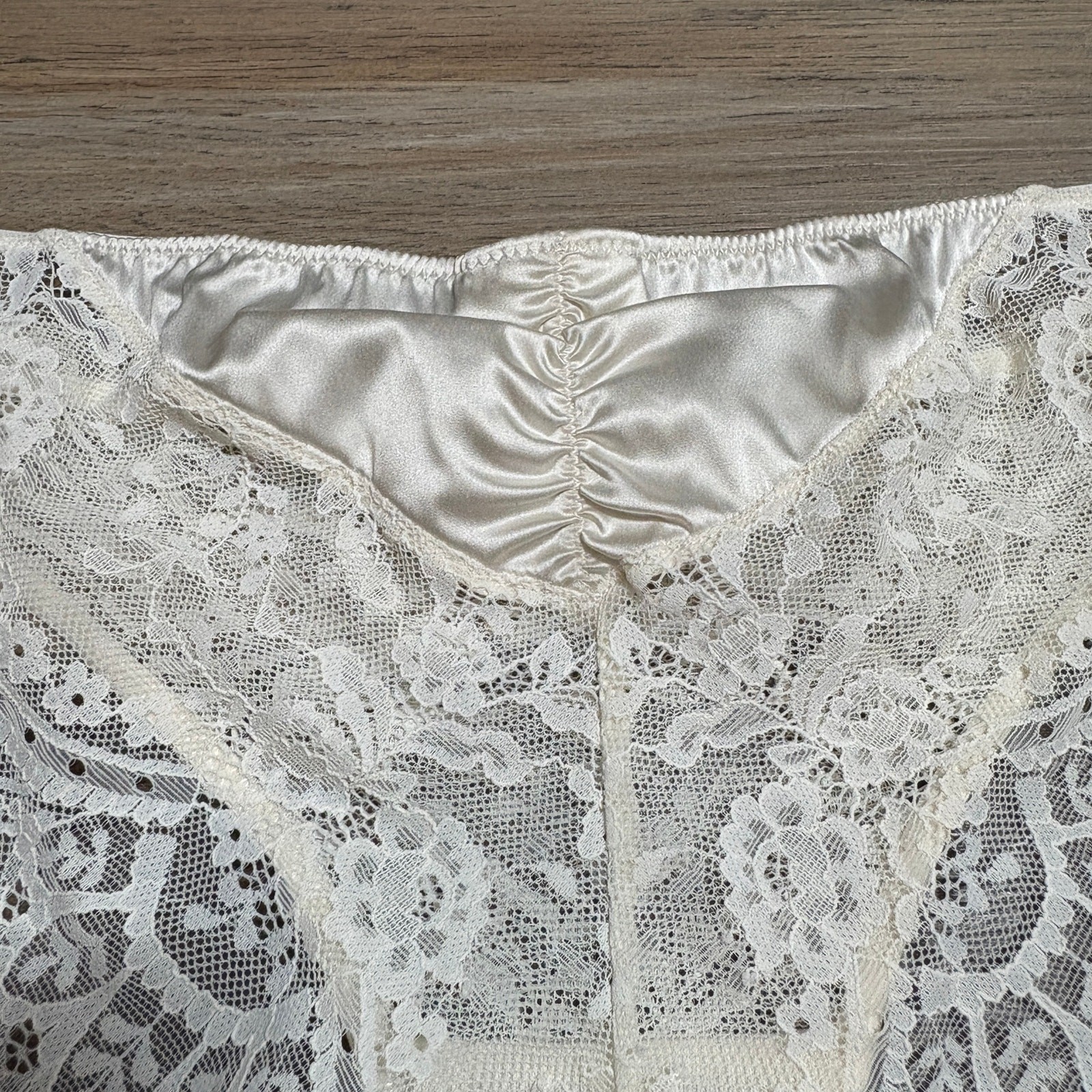& Other Stories Womens Size 8 Lace Scalloped Sheer Panty Cream Floral Stretch