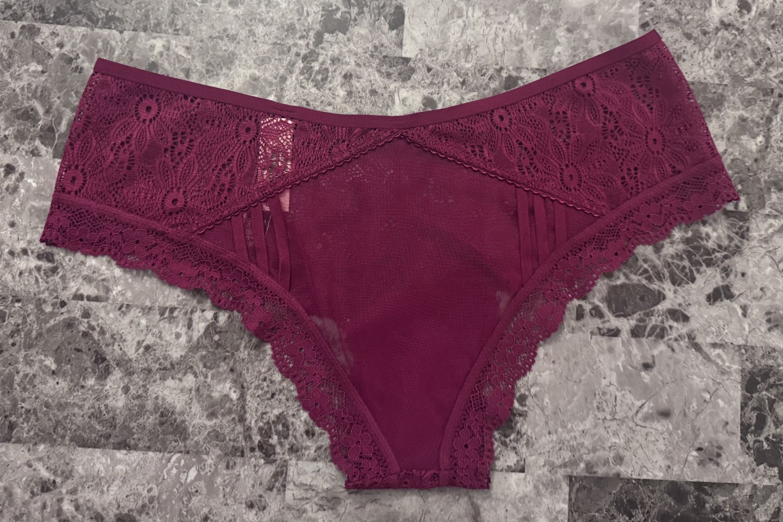 NWT VICTORIA’S SECRET MEDIUM MAROON RED FLORAL LACE MESH RARE CHEEKY PANTIES