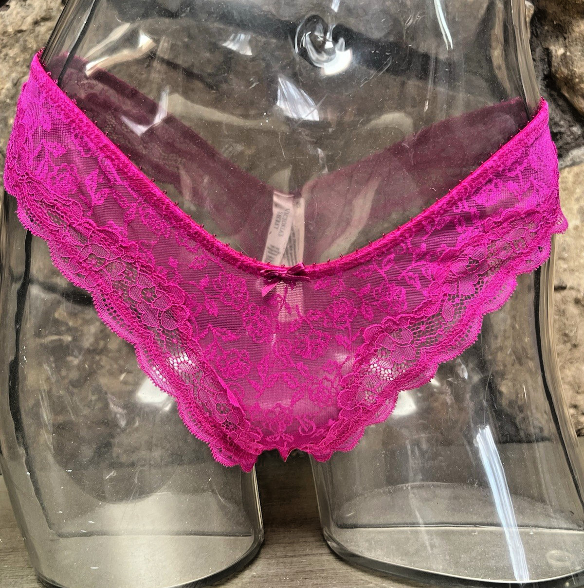 Victoria’s Secret Sheer Rose Lace Trim THONG Panty Sz M BERRYLICIOUS NWT