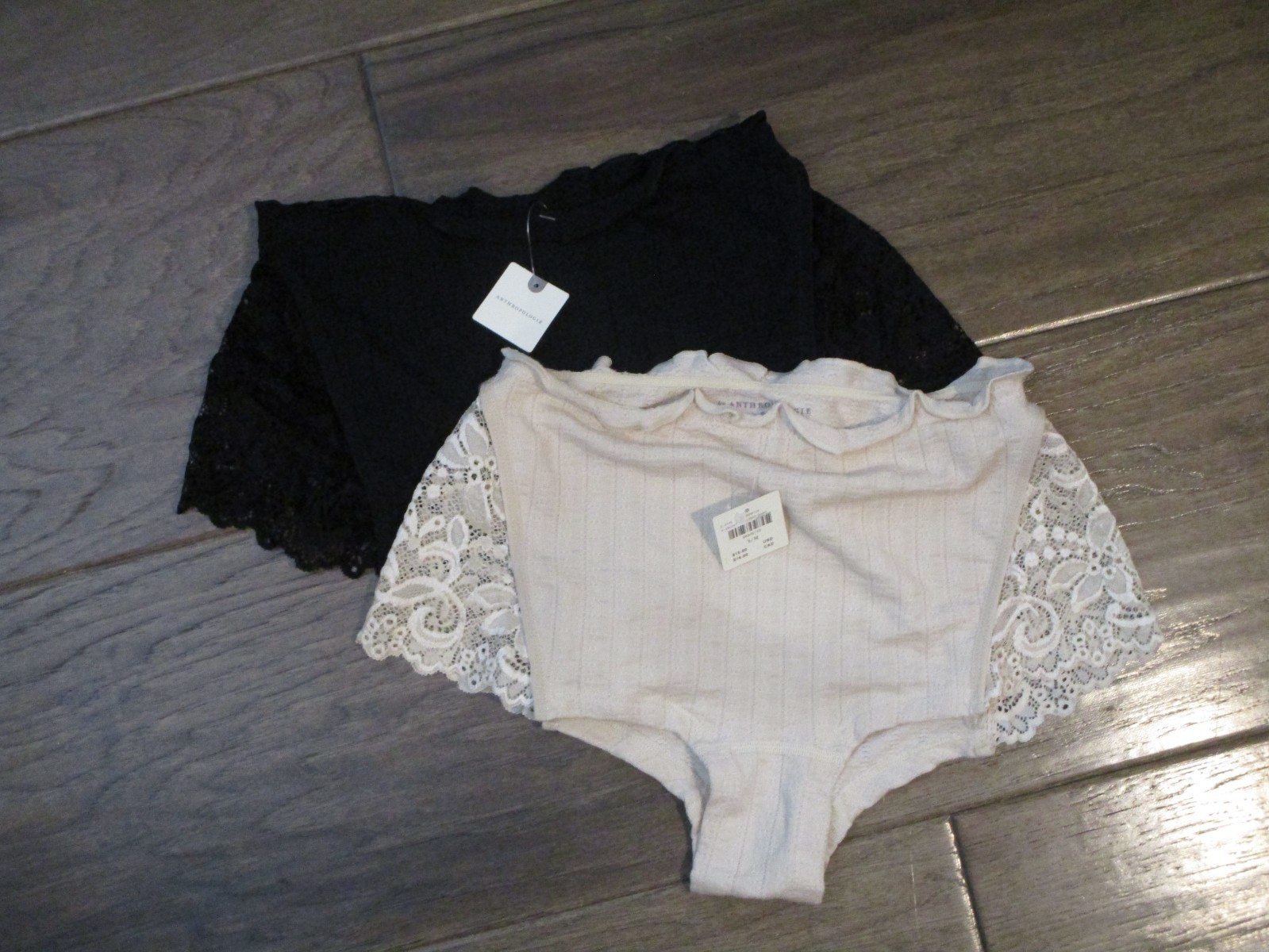 2 PAIRS ANTHROPOLOGIE DANNI W/ LACE HIPSTER PANTIES IN BLACK/LIGHT SAND SIZE S/M