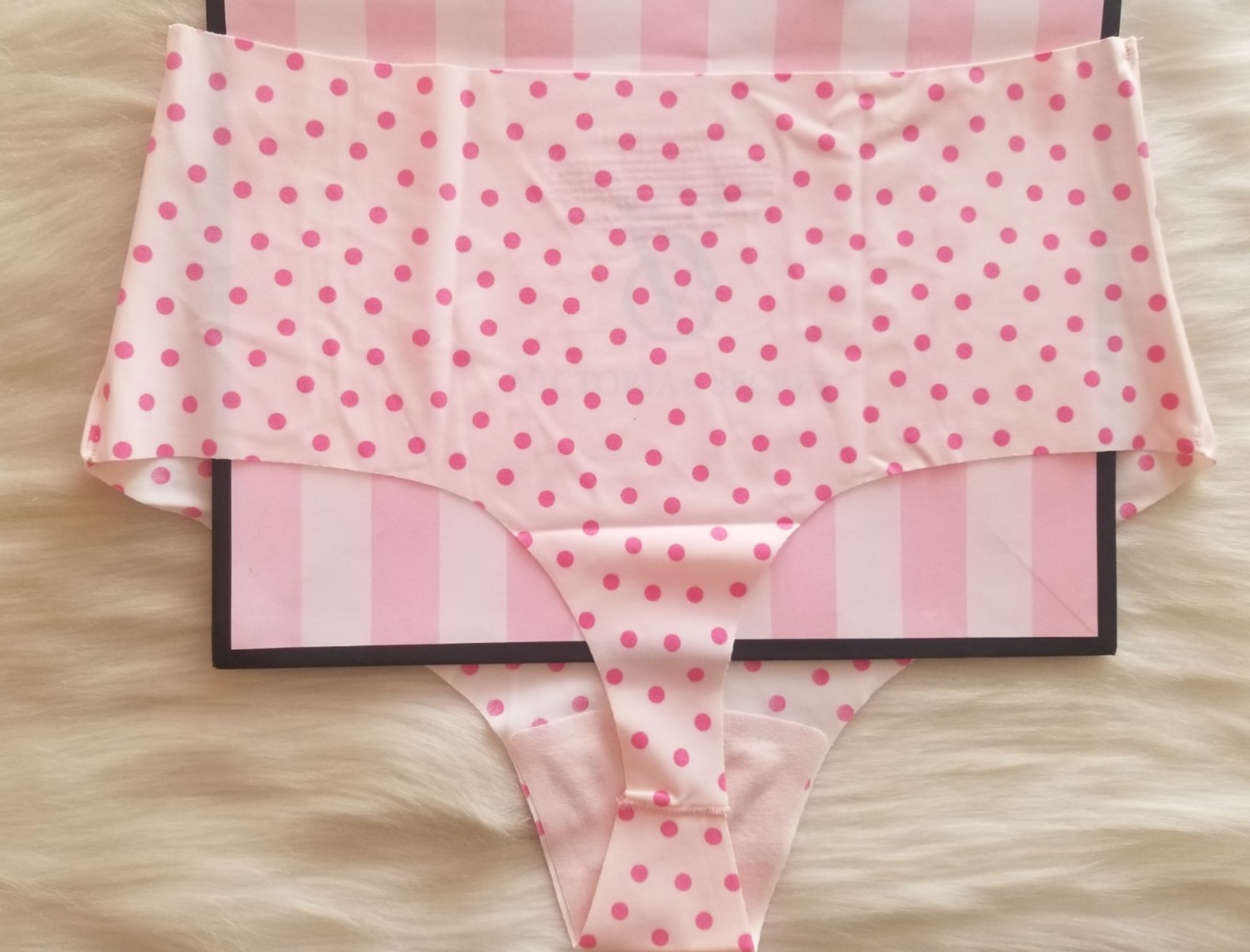 VICTORIA’S SECRET LARGE NO SHOW HIGH WAIST THONG PANTY PUREST PINK DOTS NWT