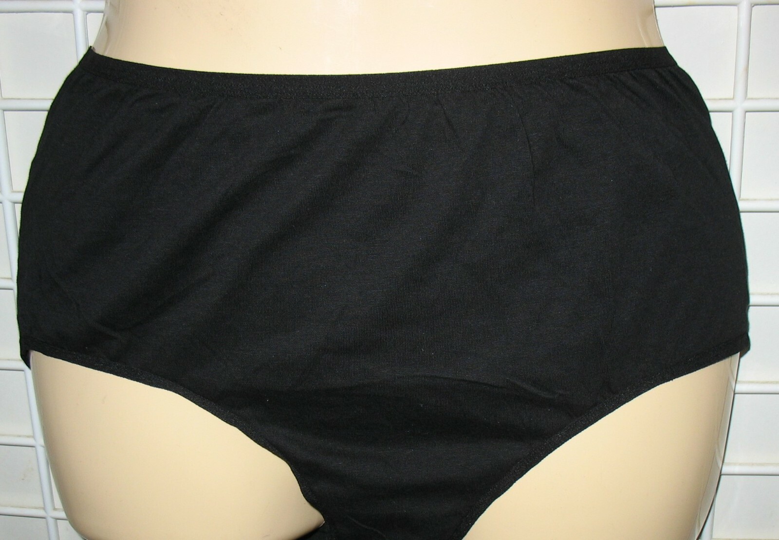 DELTA – NEW – MEDIUM – BLACK – 100% COTTON PANTY BRIEF