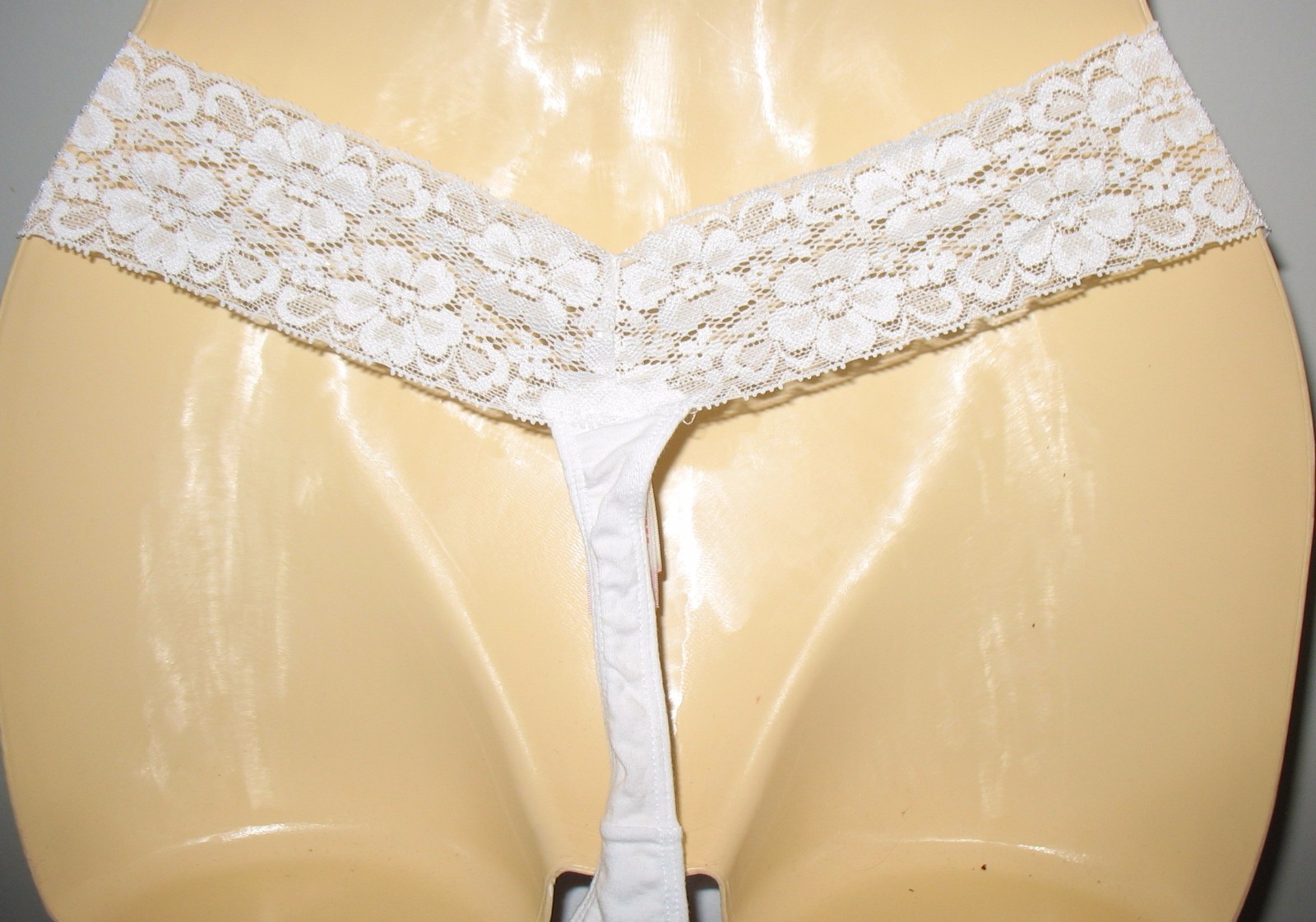 NO BOUNDARIES – NEW – 9 XXL /2X – WHITE – LACE WAISTBAND – THONG PANTY