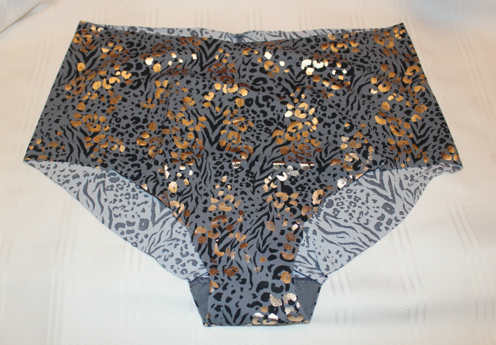 XL Victoria’s Secret No Show Shimmer Midi Brief Panties Black Pearl Animal Print